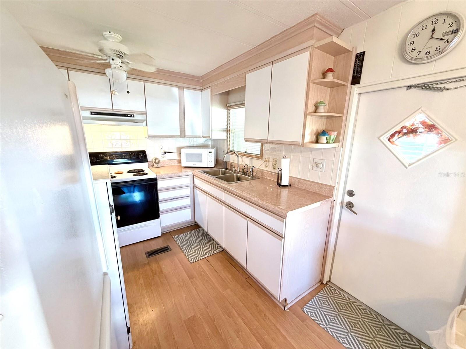 2224 CA D ORO DR — photo 5
