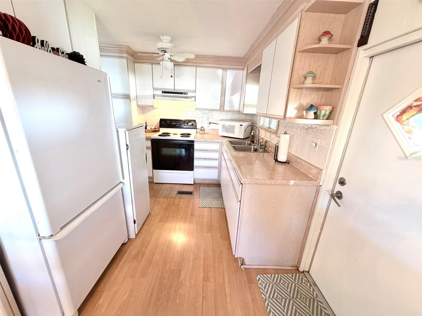 2224 CA D ORO DR — photo 4