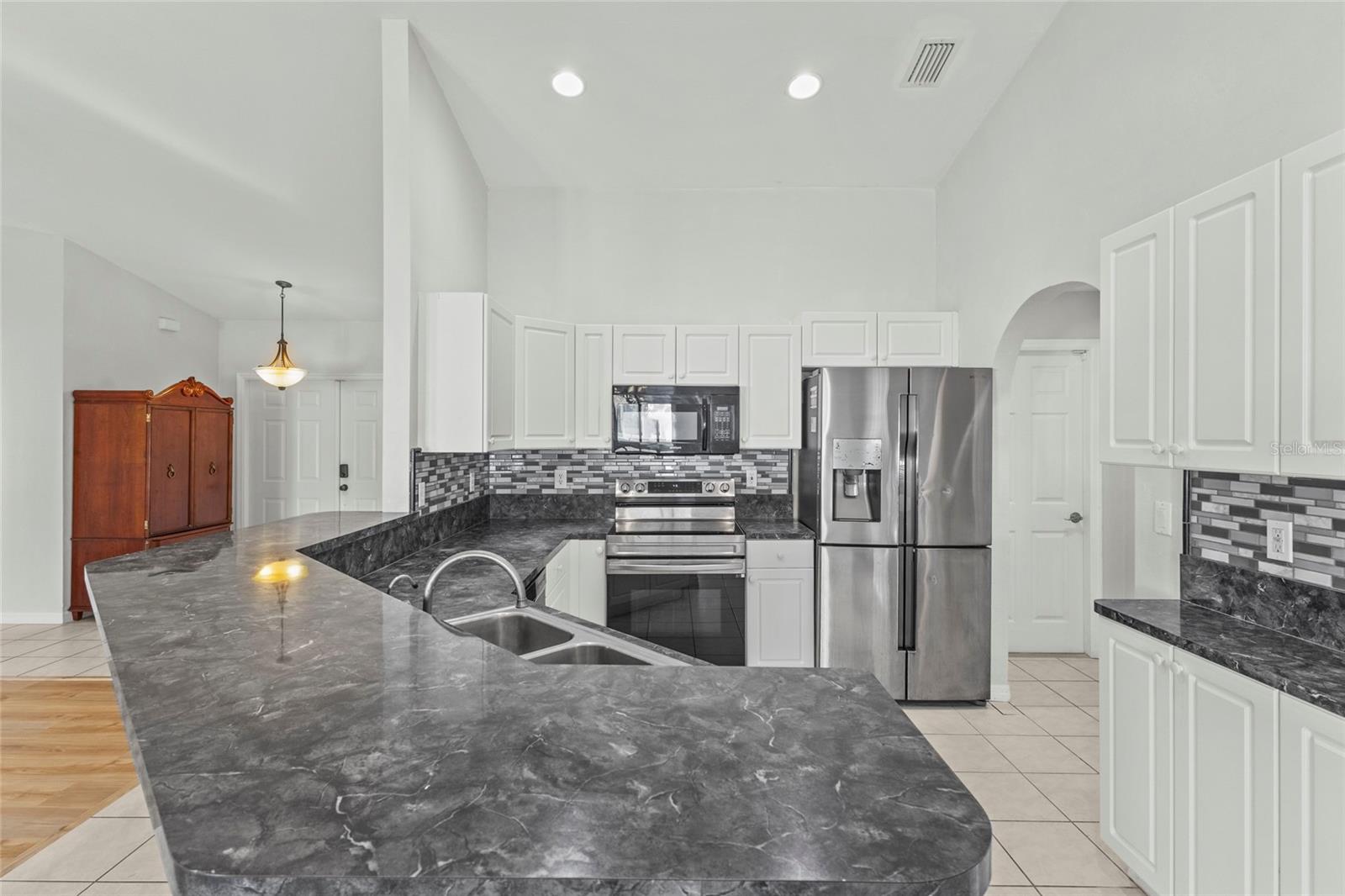 2373 AMNESTY DR — photo 10