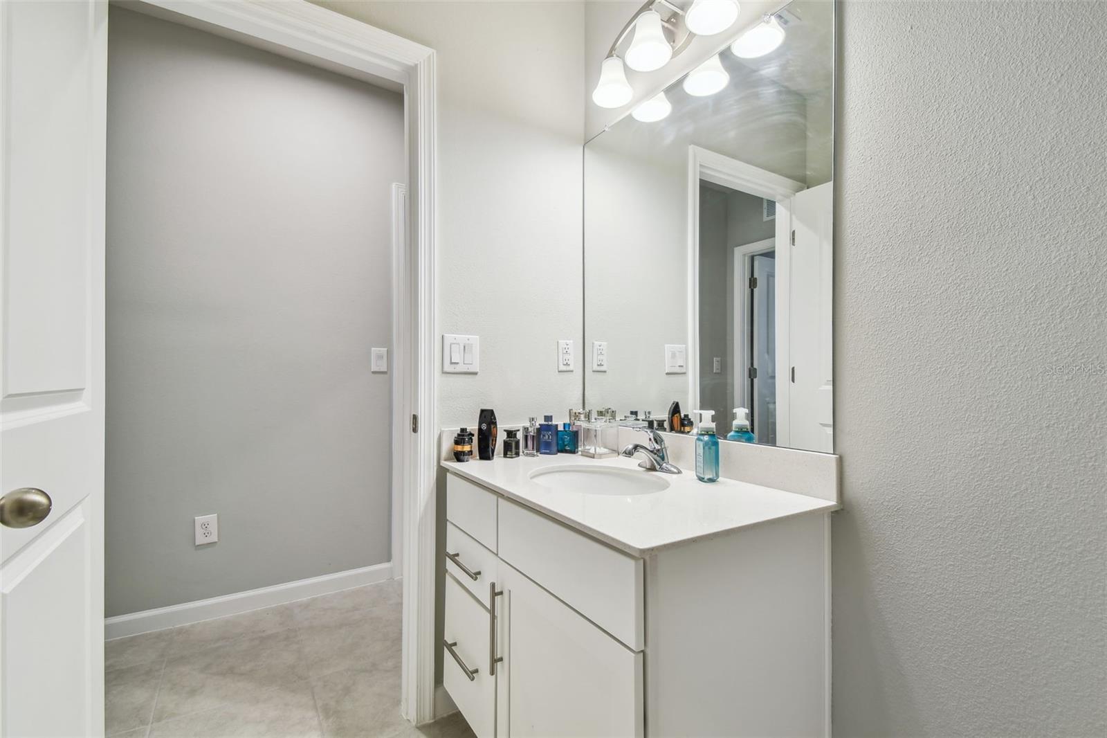 18053 TURNING LEAF CIR — photo 38