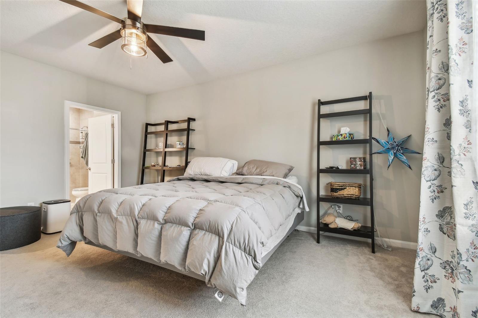 18053 TURNING LEAF CIR — photo 43