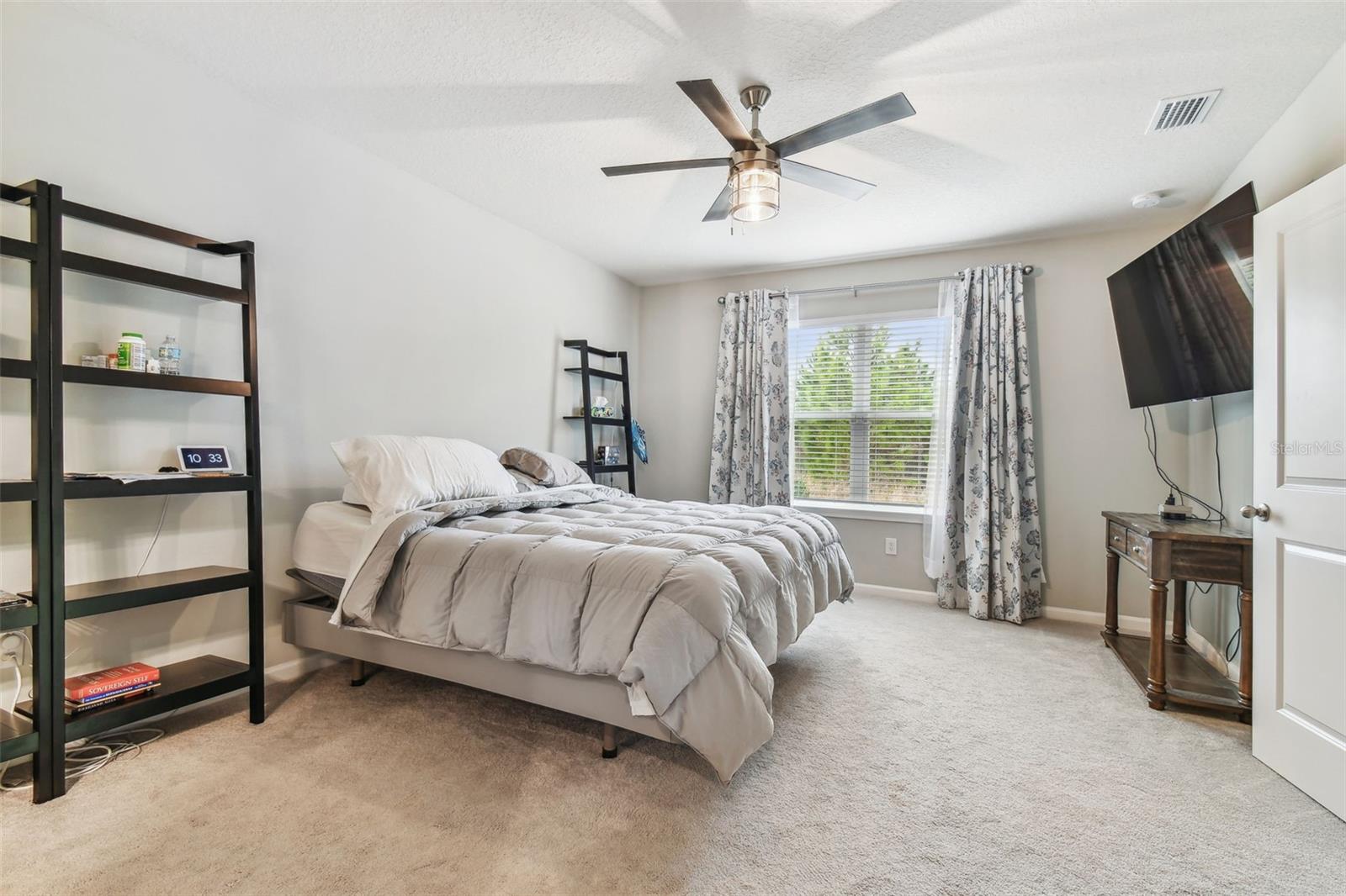 18053 TURNING LEAF CIR — photo 41