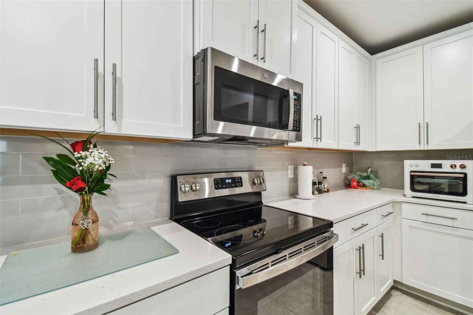 18053 TURNING LEAF CIR — photo 18