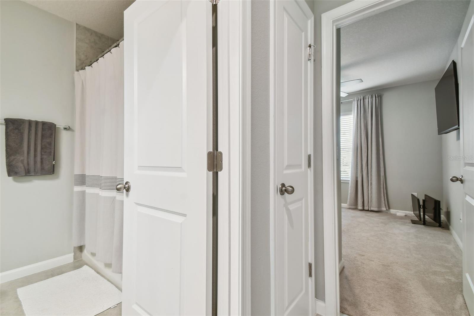 18053 TURNING LEAF CIR — photo 36