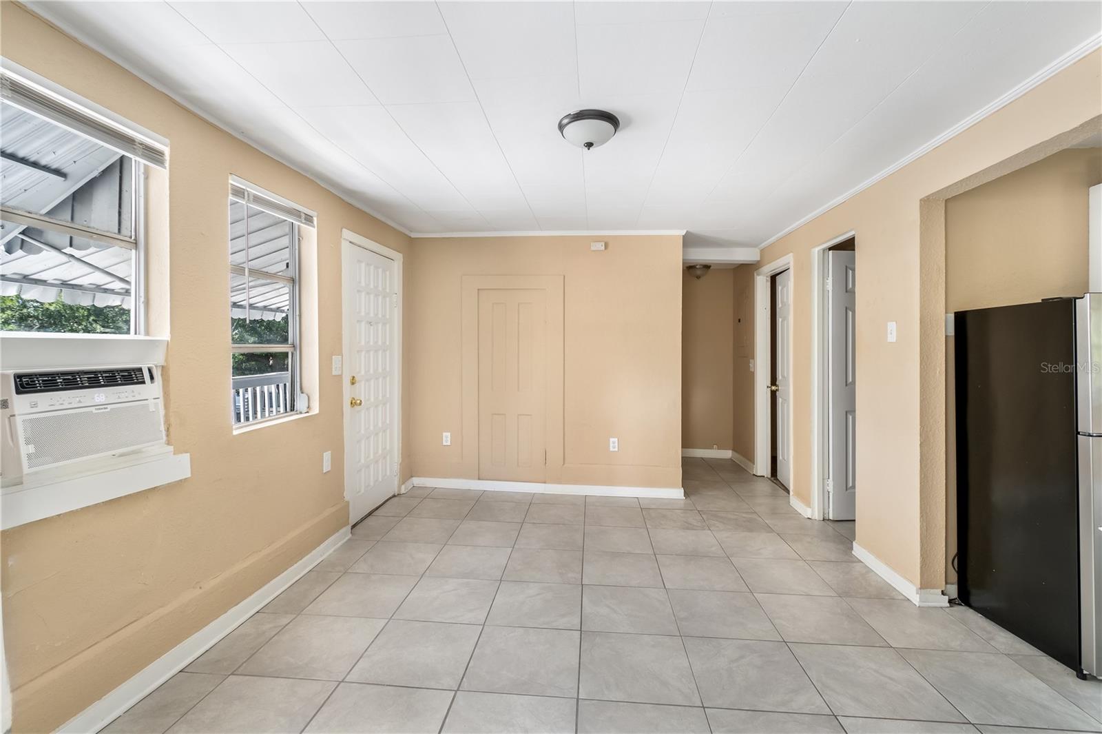 418 E AMELIA AVE #C — photo 6