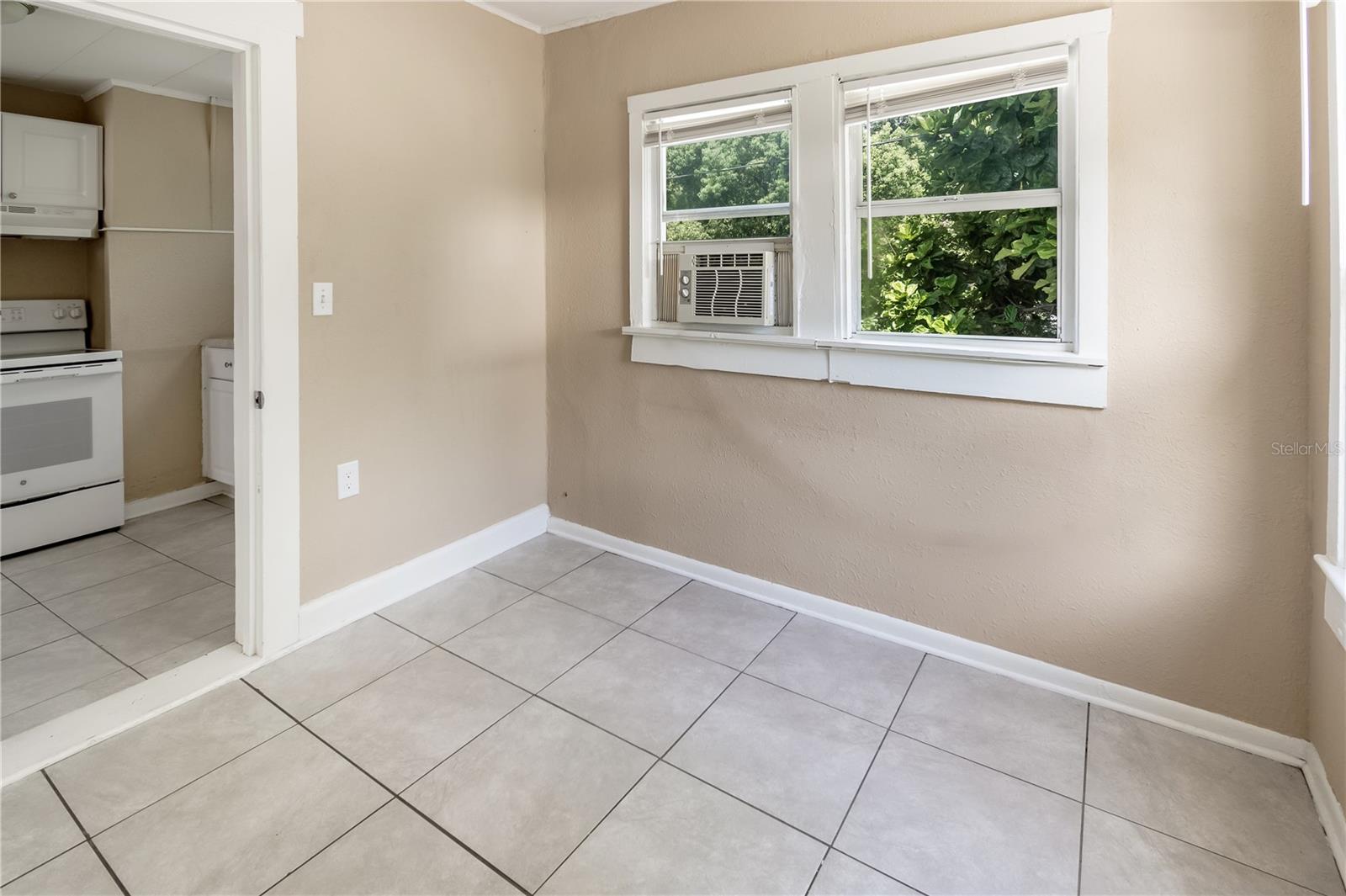 418 E AMELIA AVE #C — photo 14