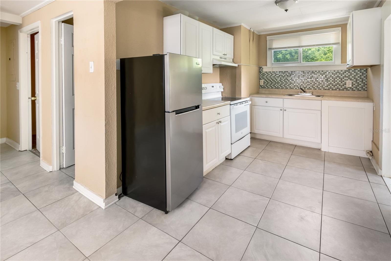 418 E AMELIA AVE #C — photo 10