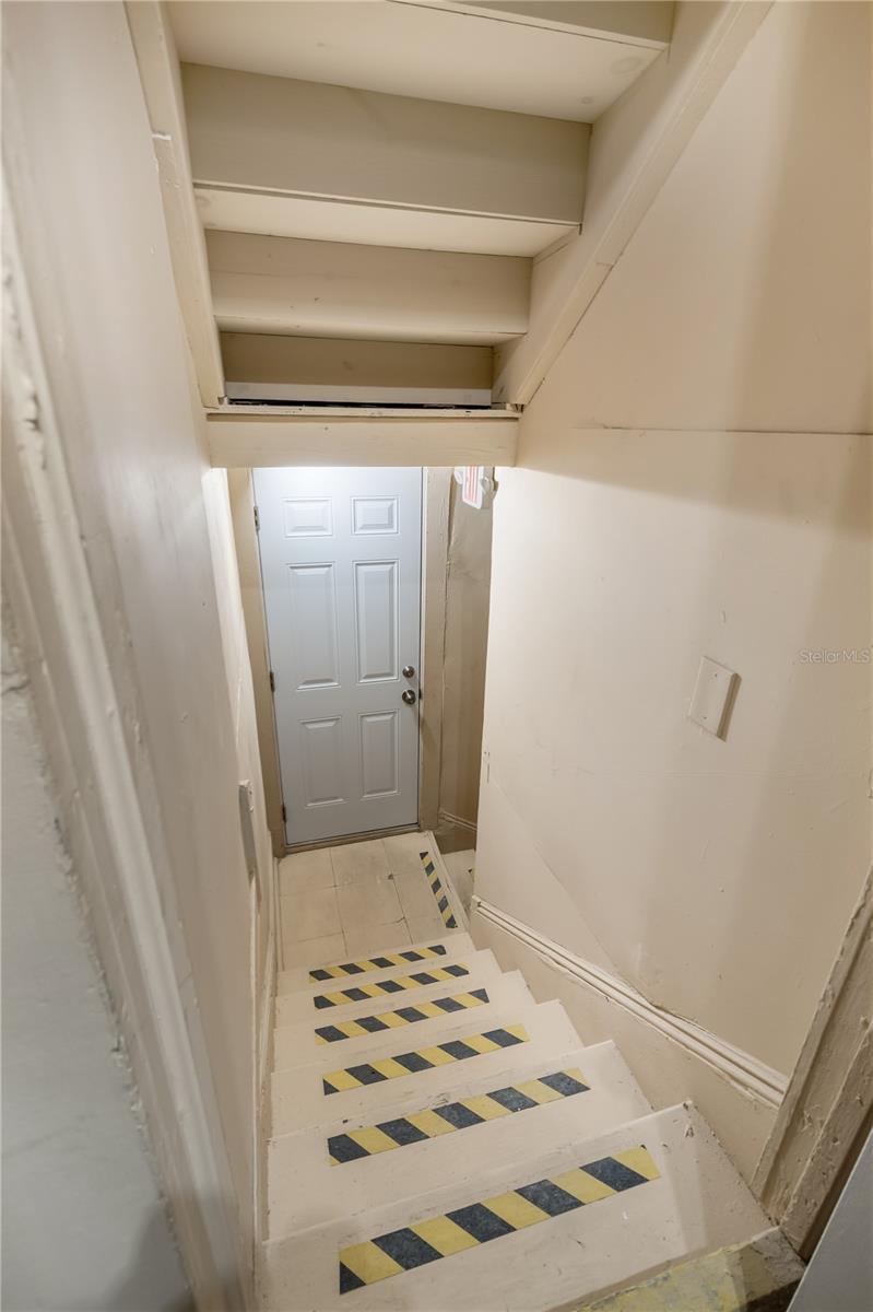 418 E AMELIA AVE #C — photo 17