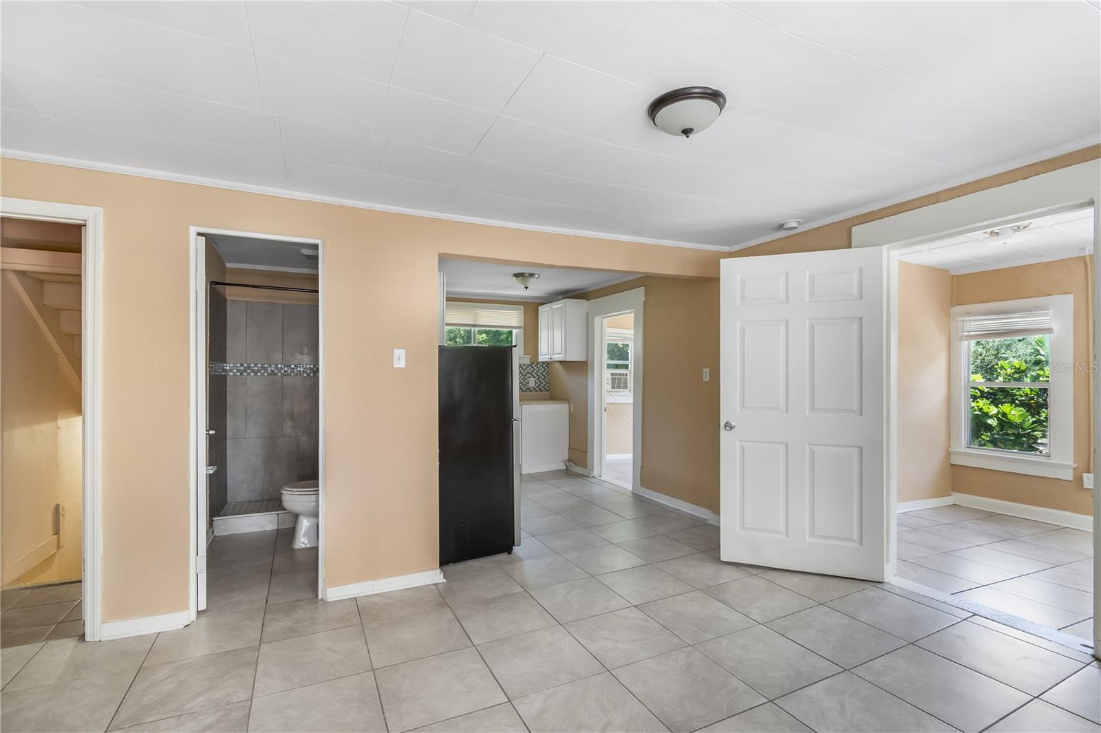 418 E AMELIA AVE #C — photo 3