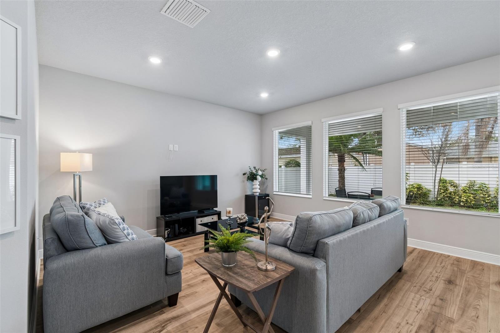 3920 W LEMON ST — photo 14