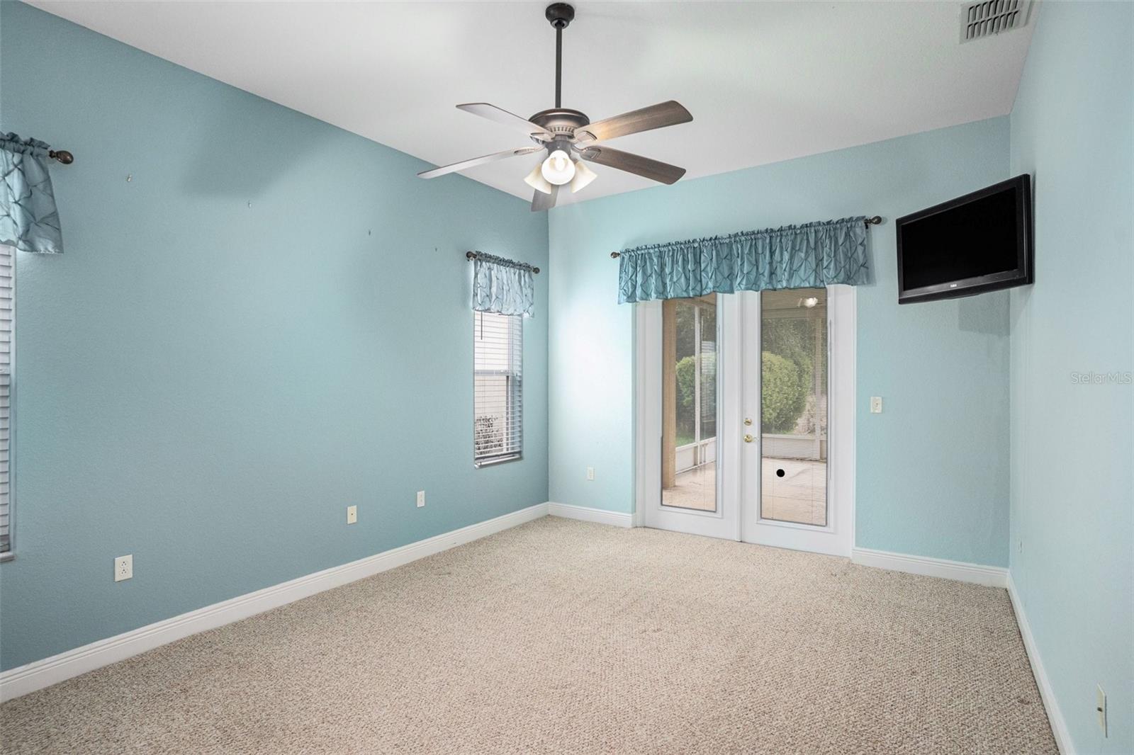 9916 CLEGHORN DR — photo 6
