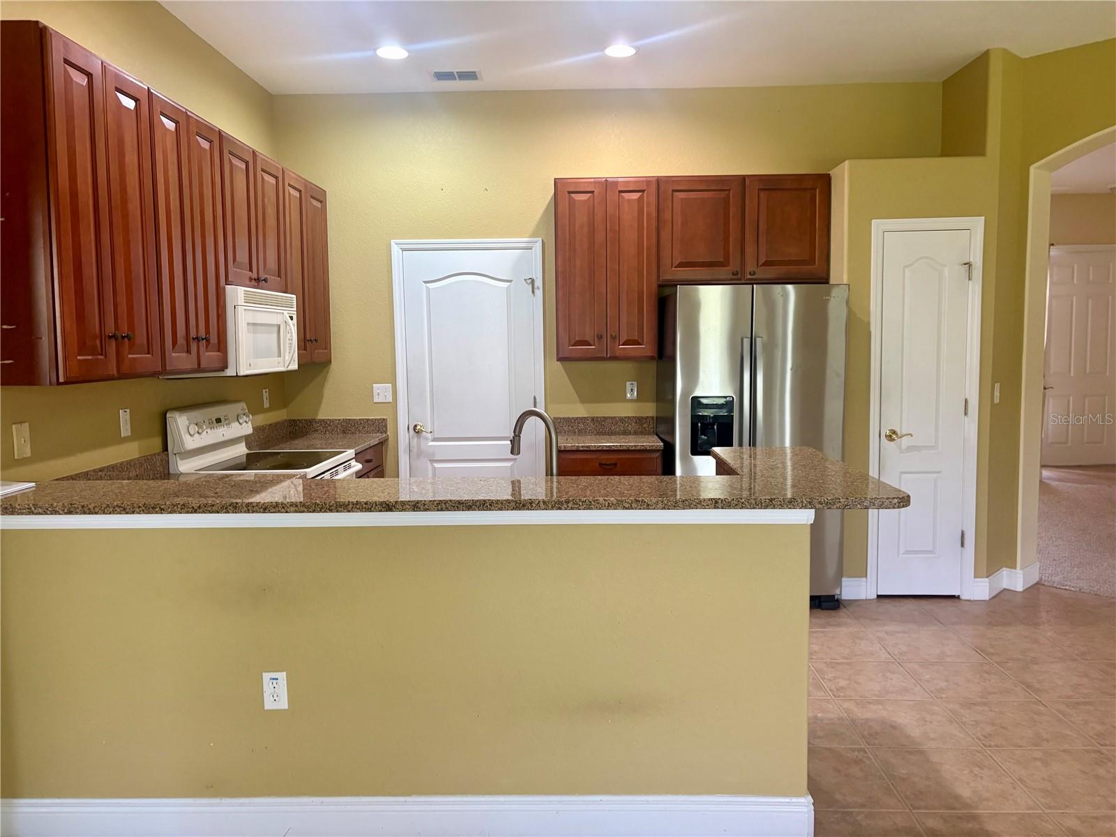 9916 CLEGHORN DR — photo 14