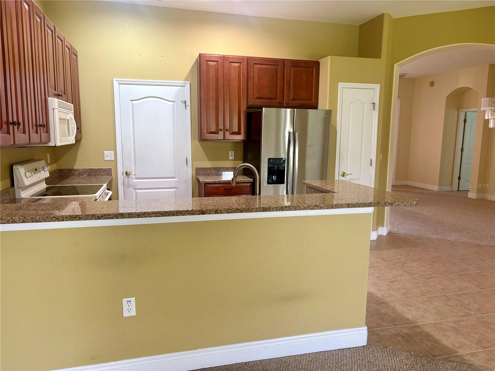 9916 CLEGHORN DR — photo 3