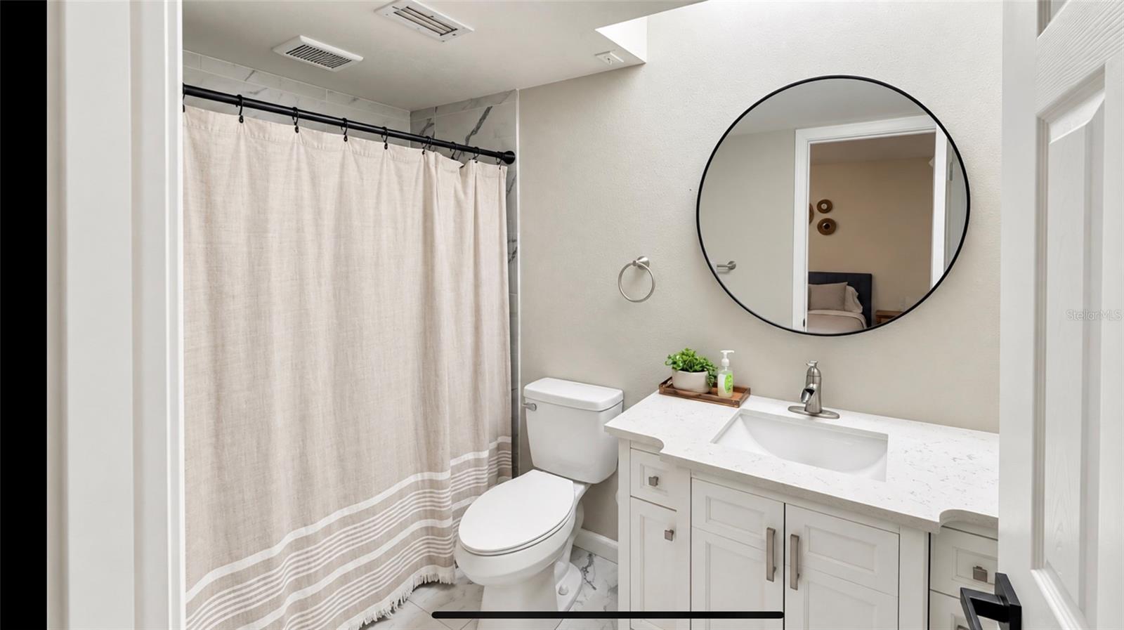 2343 EUGENE ST — photo 18
