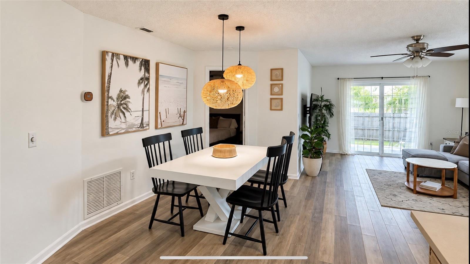 2343 EUGENE ST — photo 2