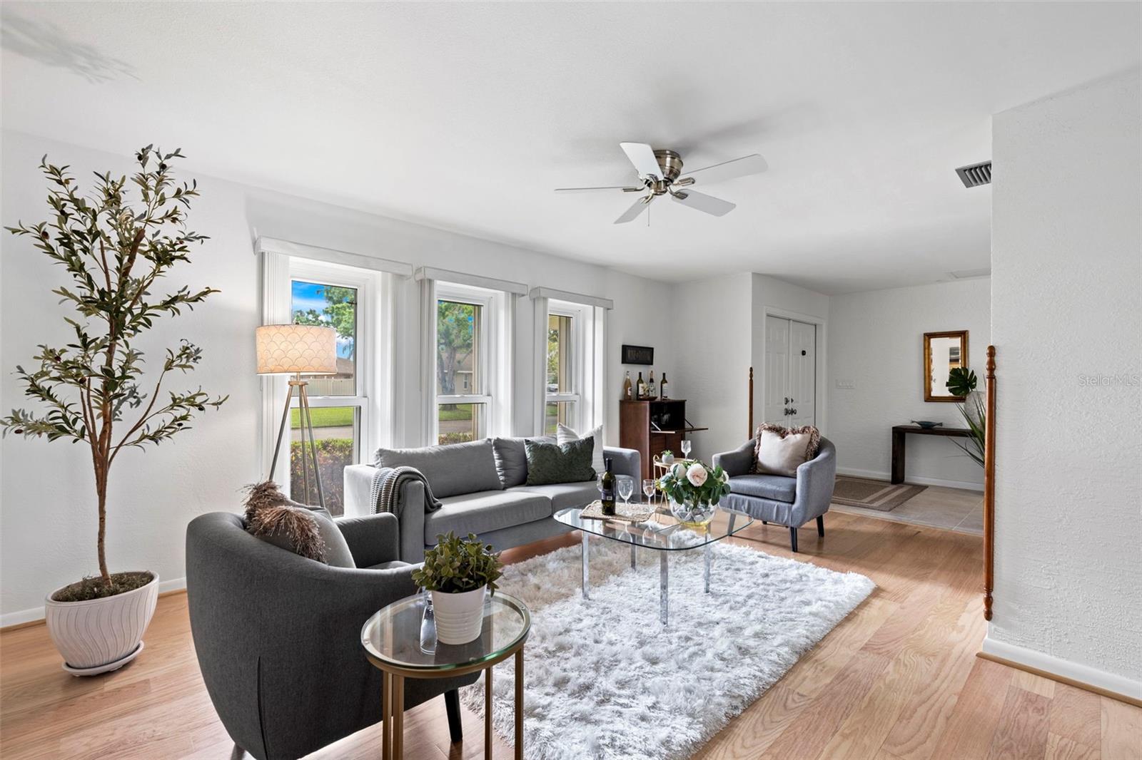 511 RIVIERA BAY DR NE — photo 3