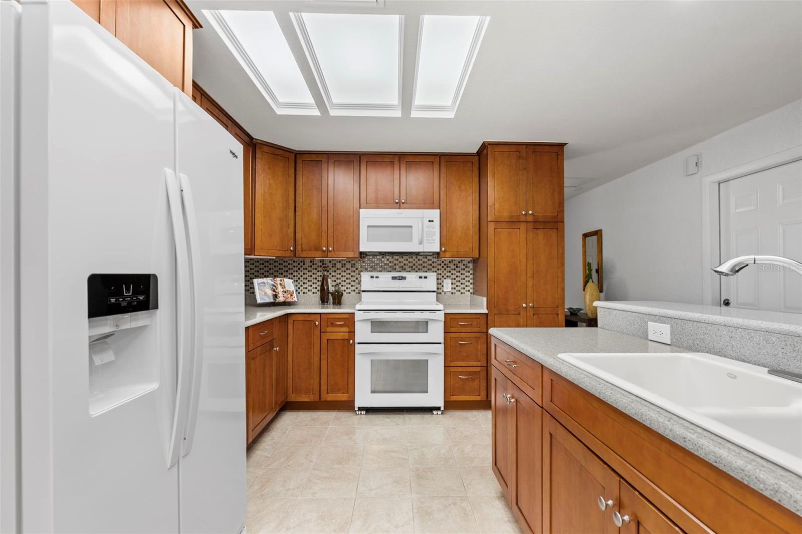 511 RIVIERA BAY DR NE — photo 10