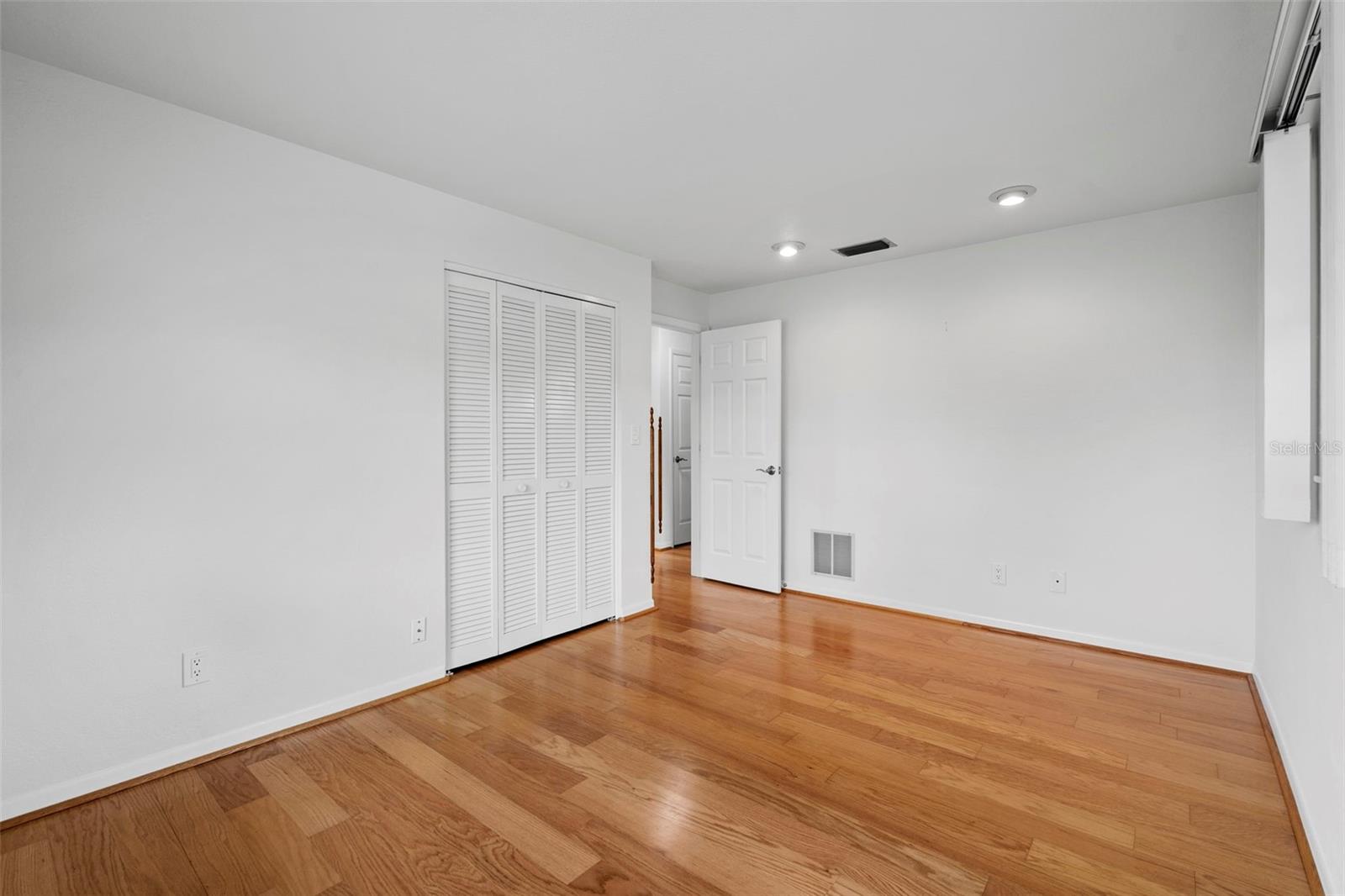 511 RIVIERA BAY DR NE — photo 31