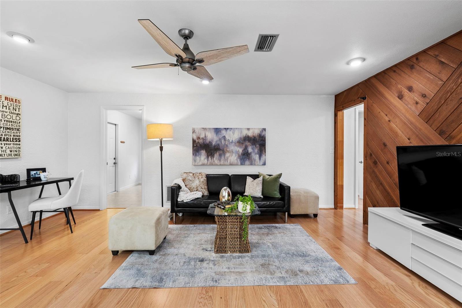 511 RIVIERA BAY DR NE — photo 5