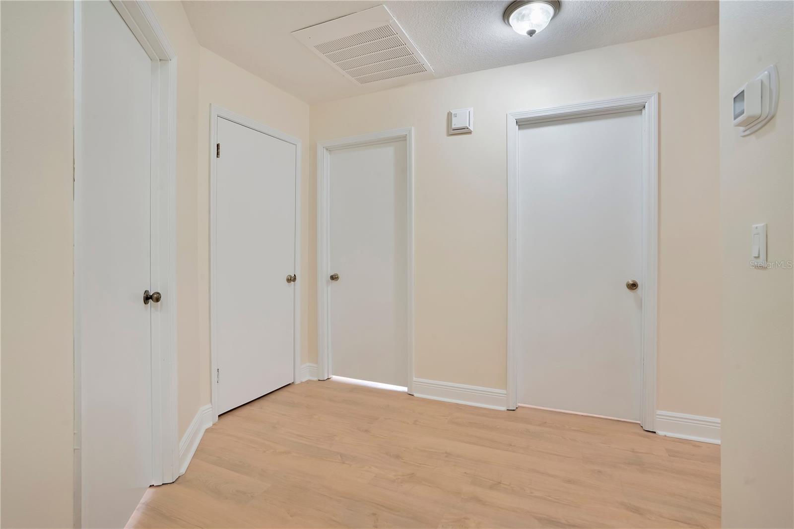 1401 BUELL CT — photo 33