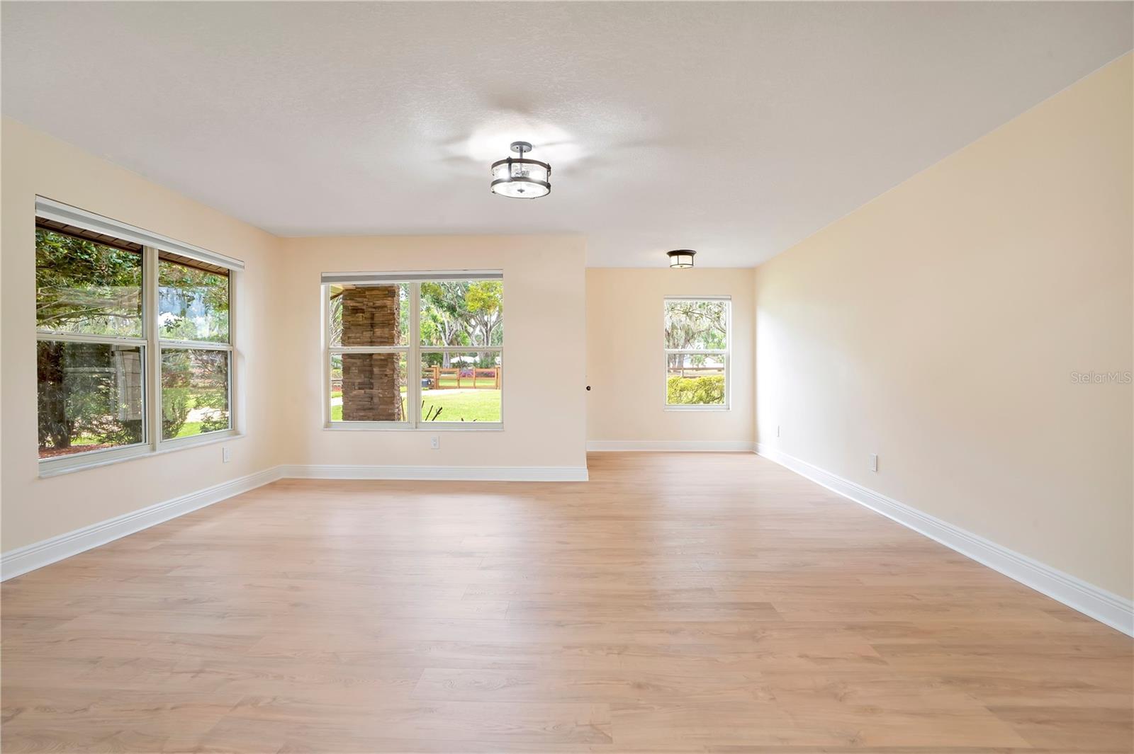 1401 BUELL CT — photo 11