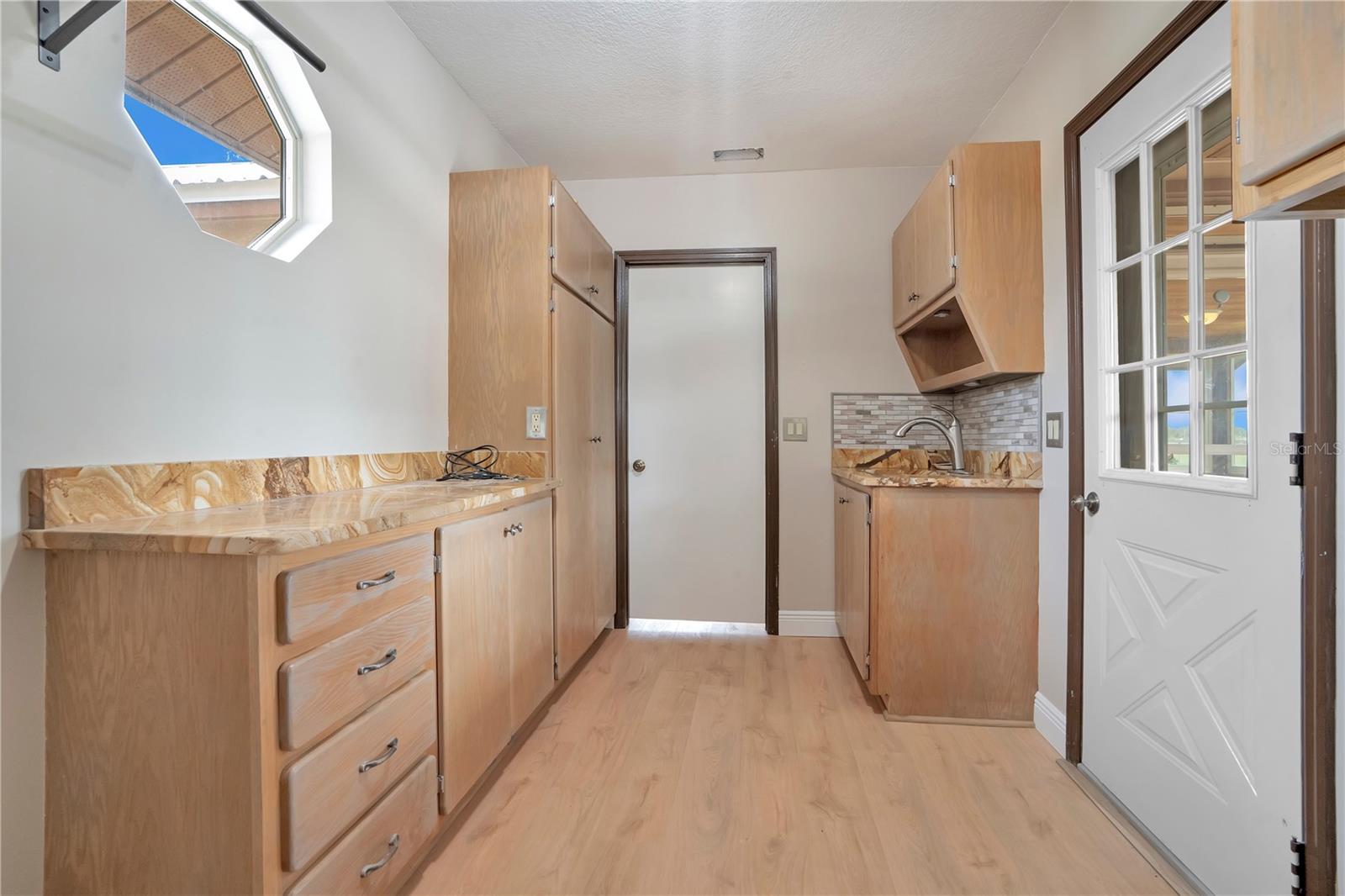 1401 BUELL CT — photo 25