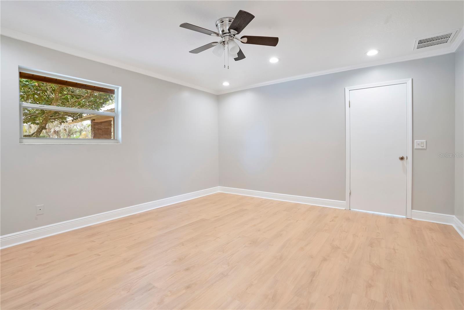 1401 BUELL CT — photo 27
