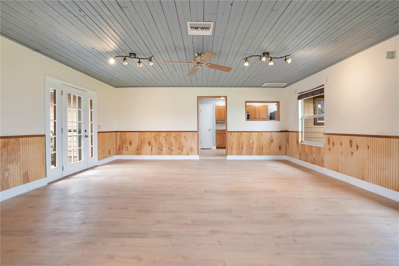1401 BUELL CT — photo 18