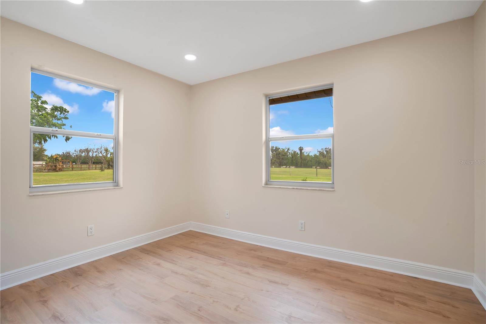1401 BUELL CT — photo 41