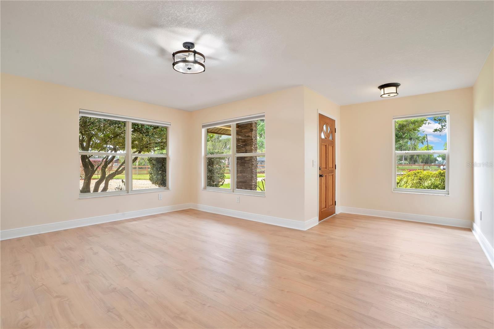 1401 BUELL CT — photo 6