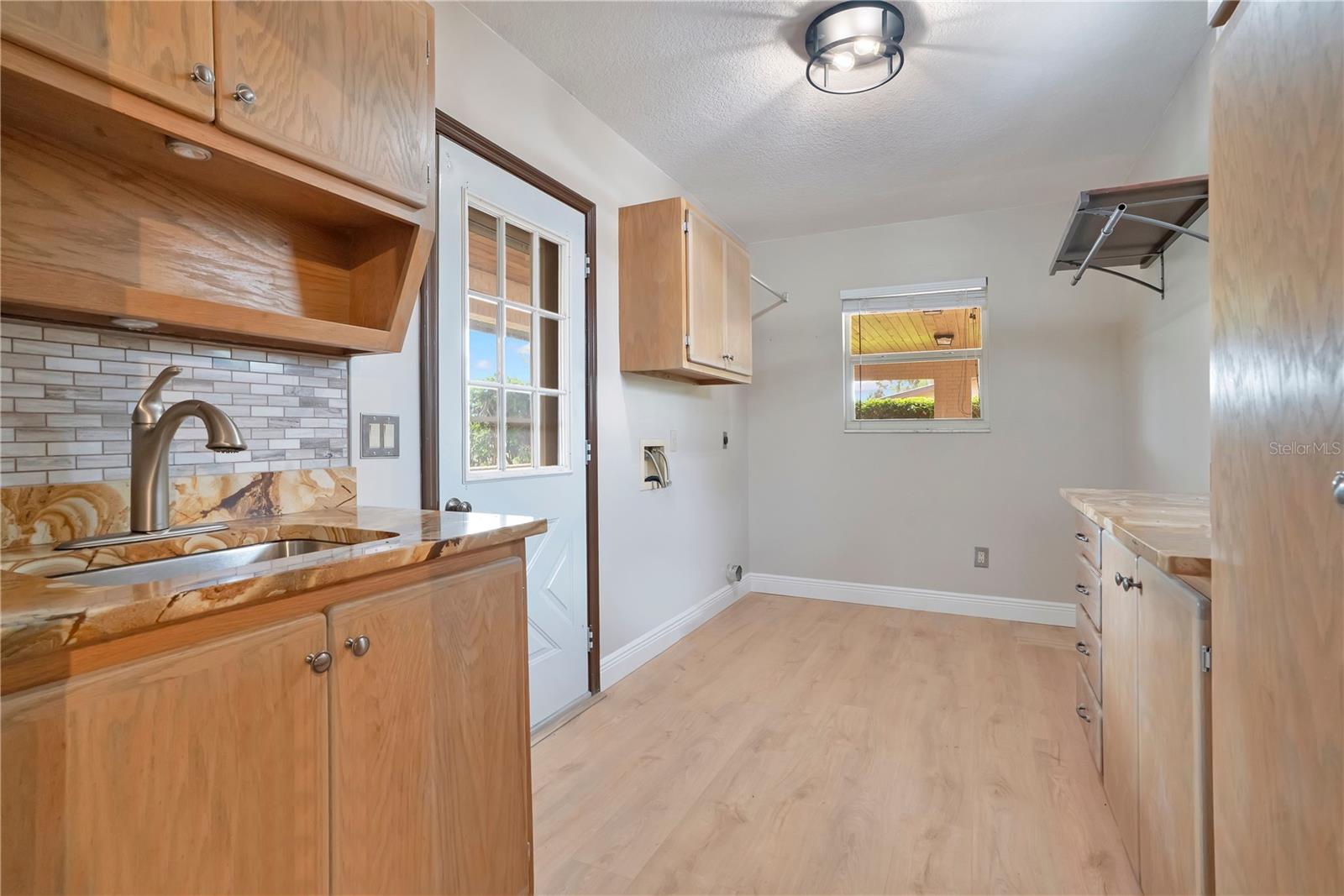 1401 BUELL CT — photo 24