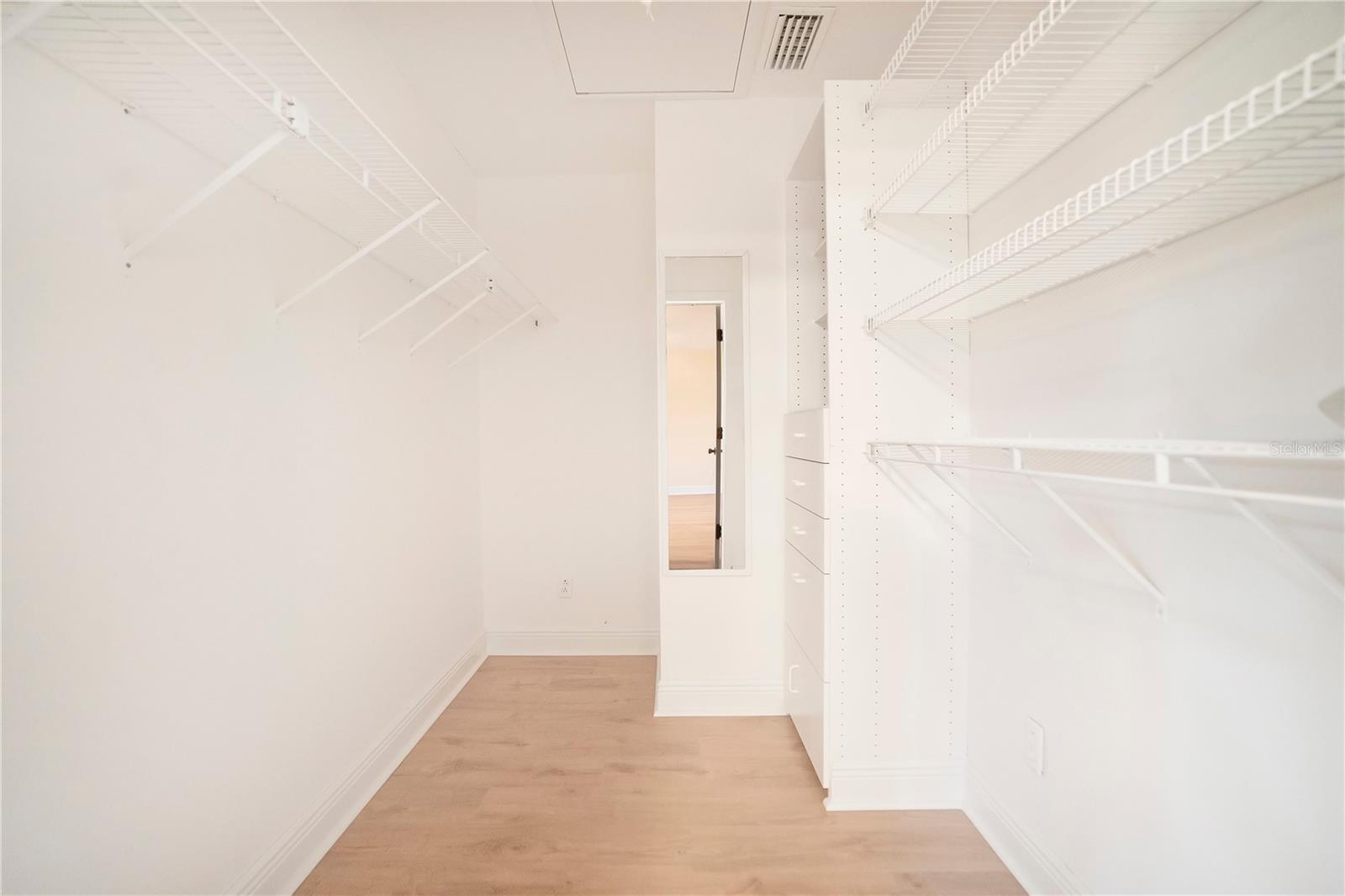 1401 BUELL CT — photo 36