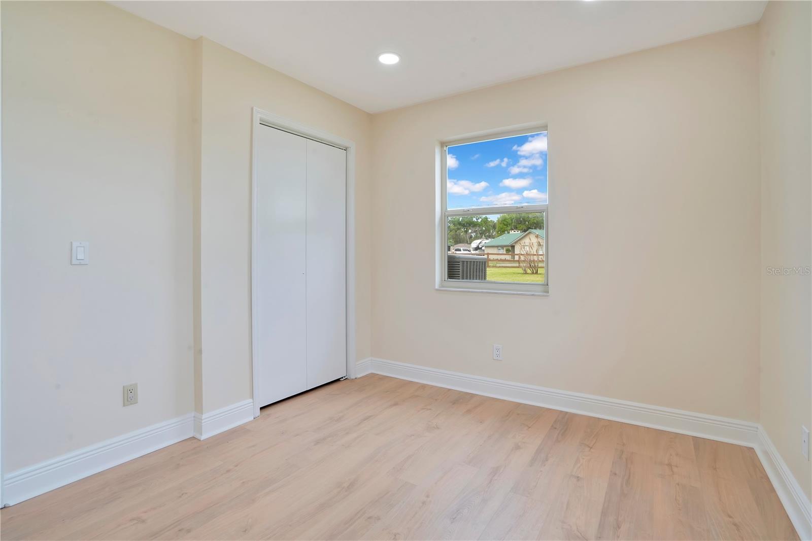 1401 BUELL CT — photo 40