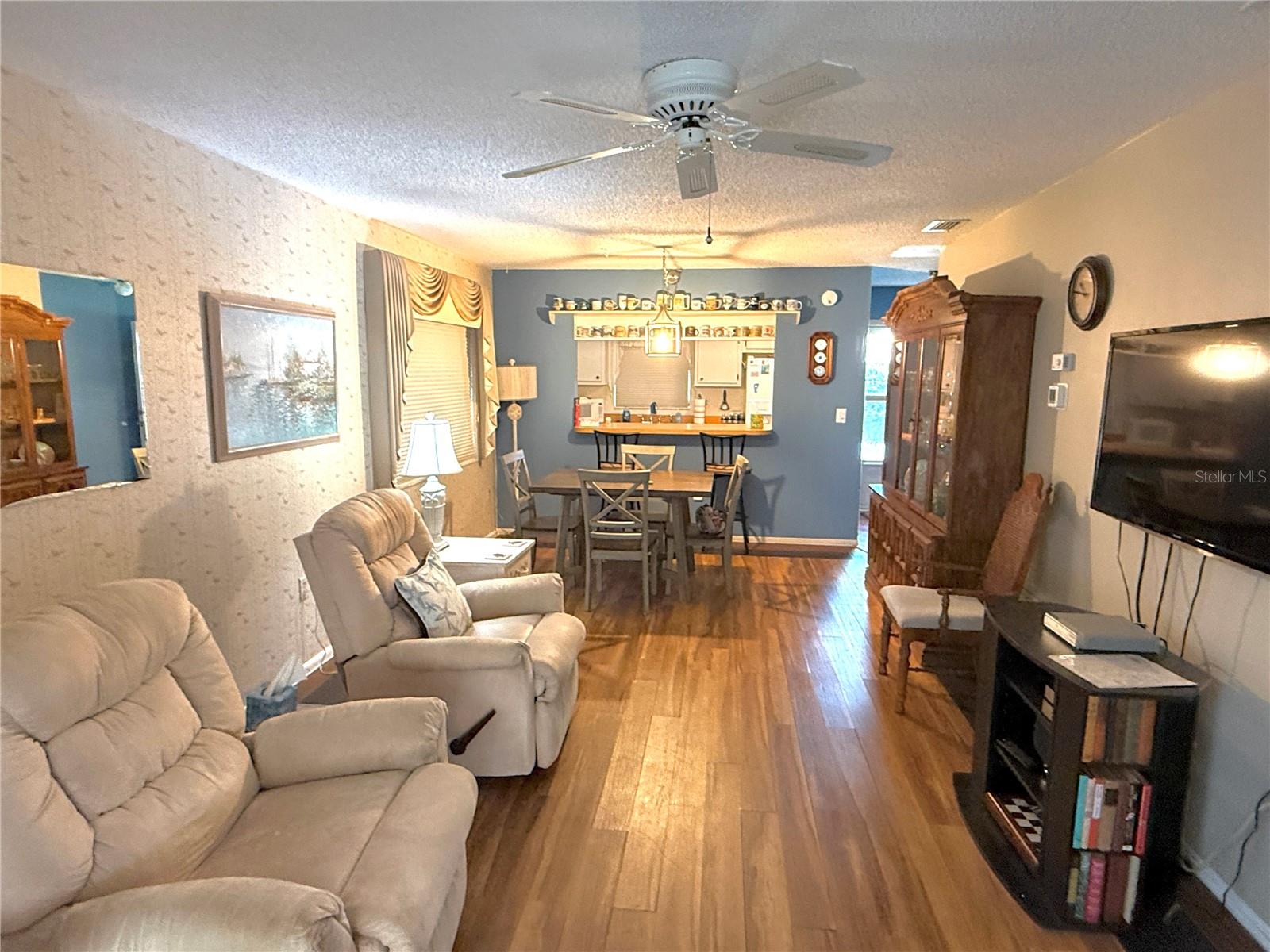 390 301 BLVD W #8A — photo 5
