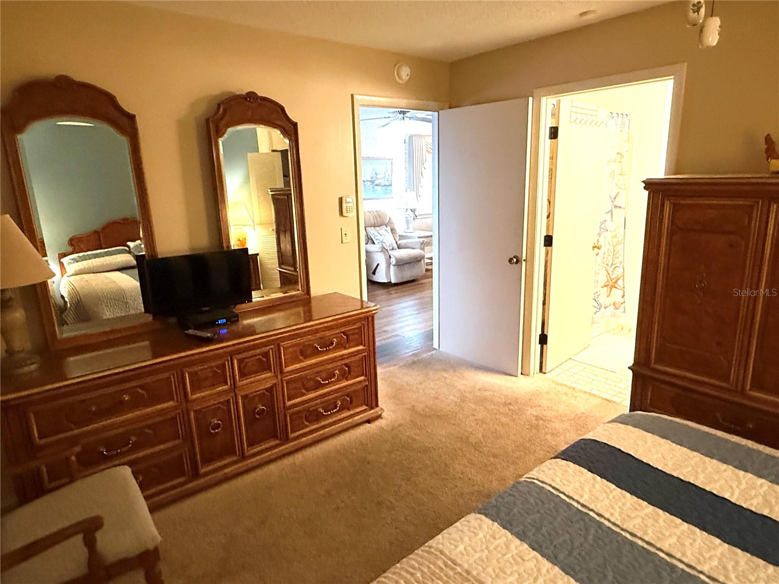 390 301 BLVD W #8A — photo 25