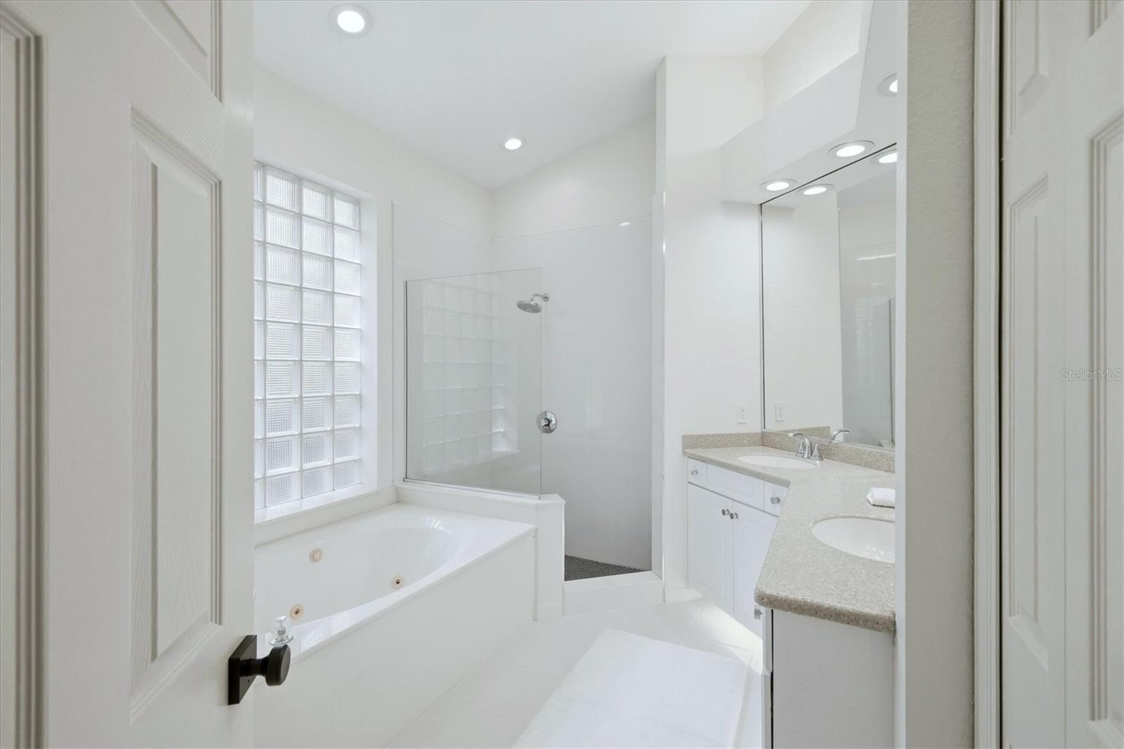 7904 HAMPTON CT — photo 19