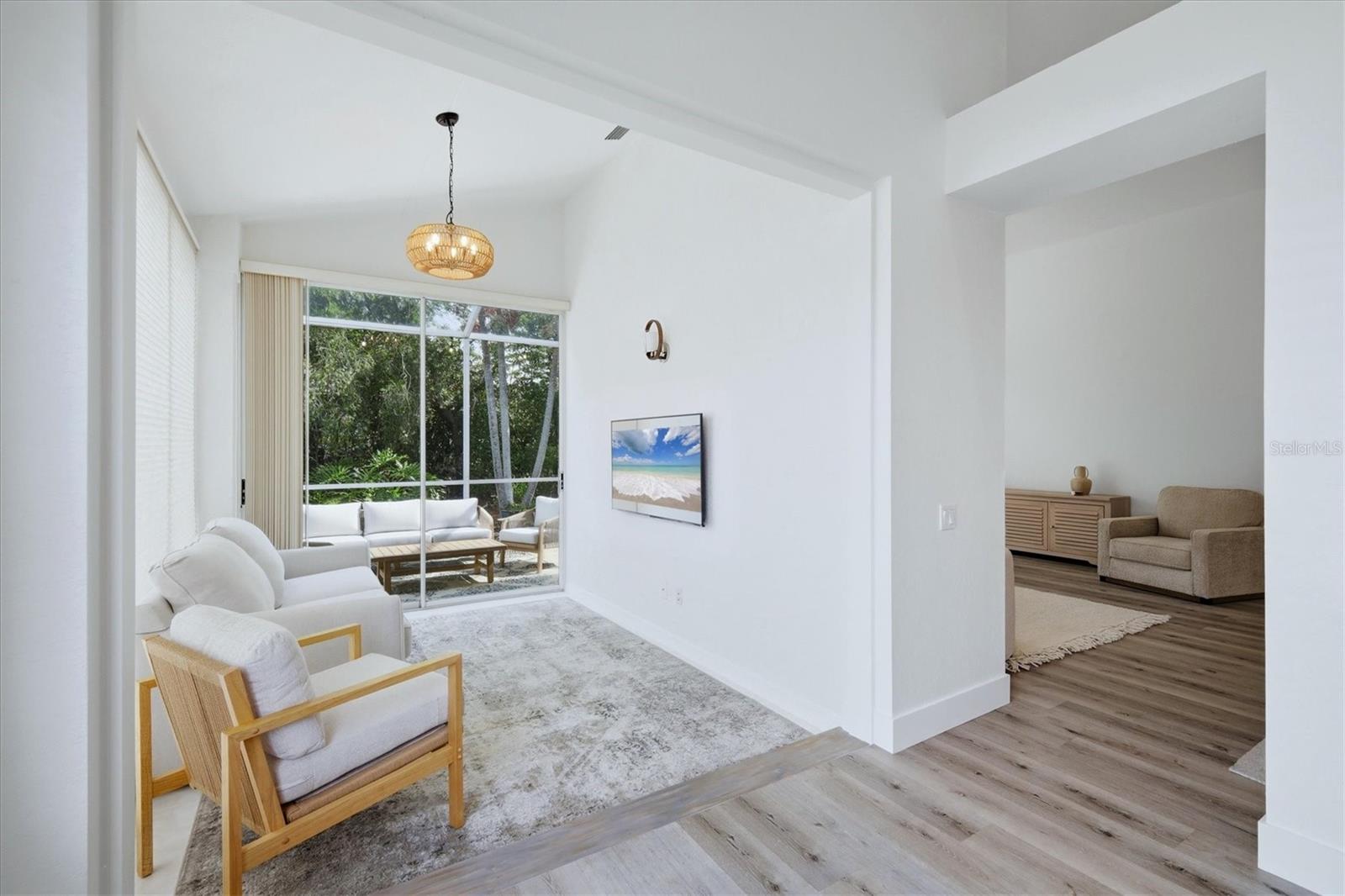 7904 HAMPTON CT — photo 16