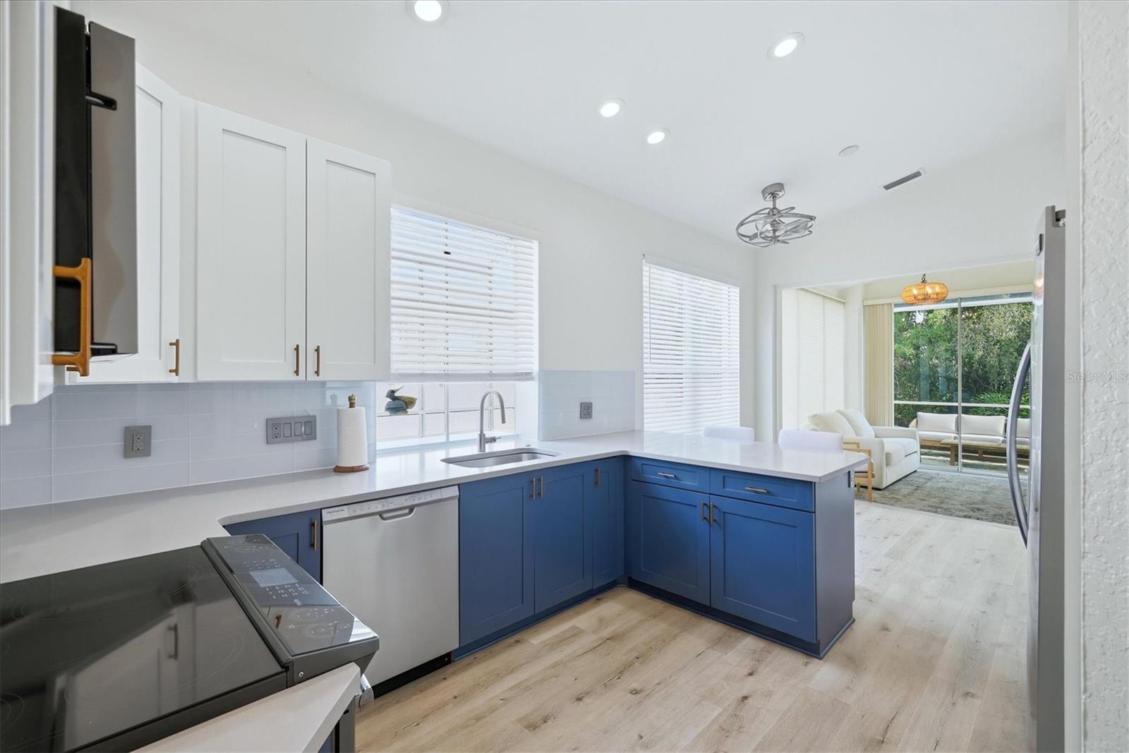 7904 HAMPTON CT — photo 13