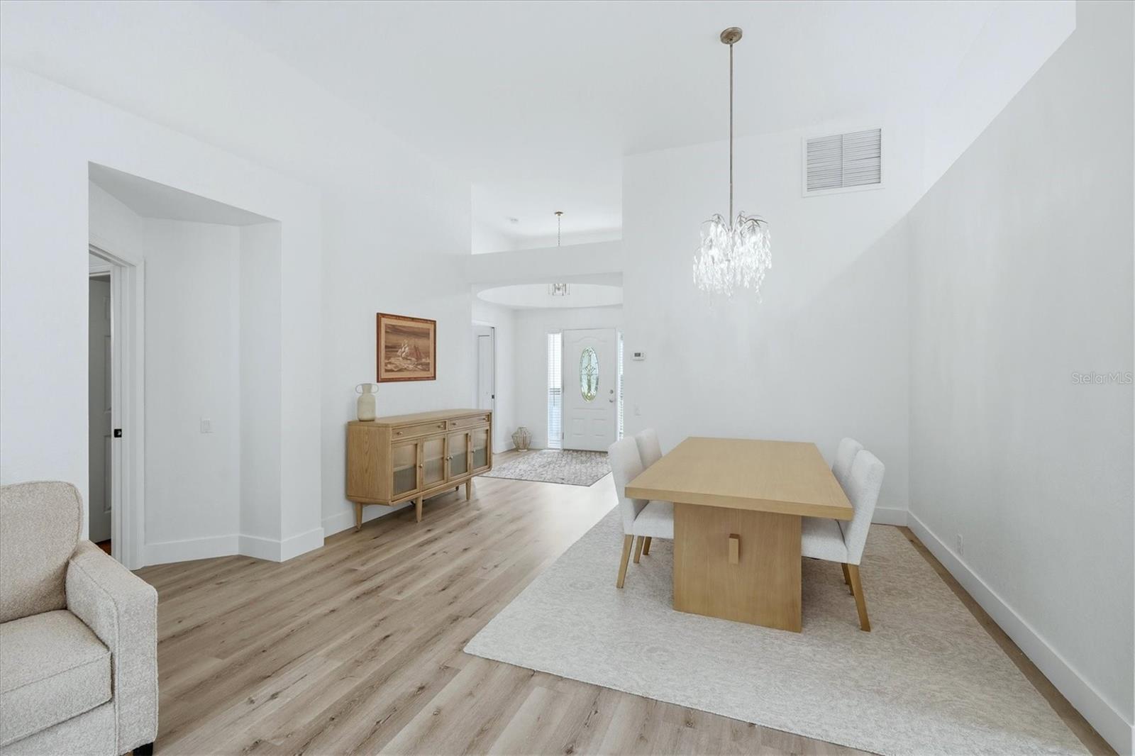 7904 HAMPTON CT — photo 6