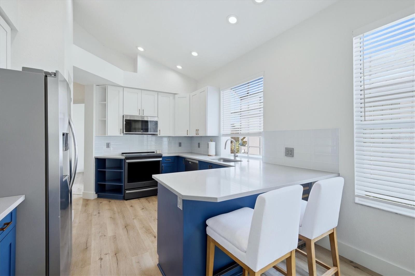 7904 HAMPTON CT — photo 12