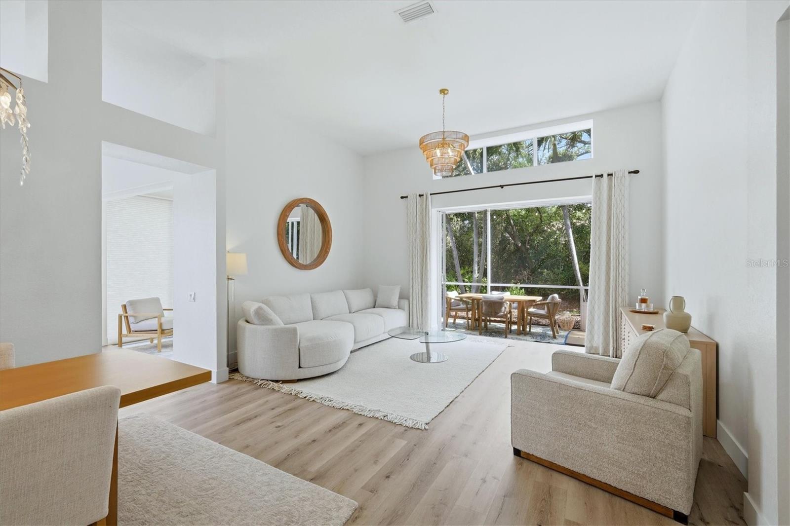 7904 HAMPTON CT — photo 9