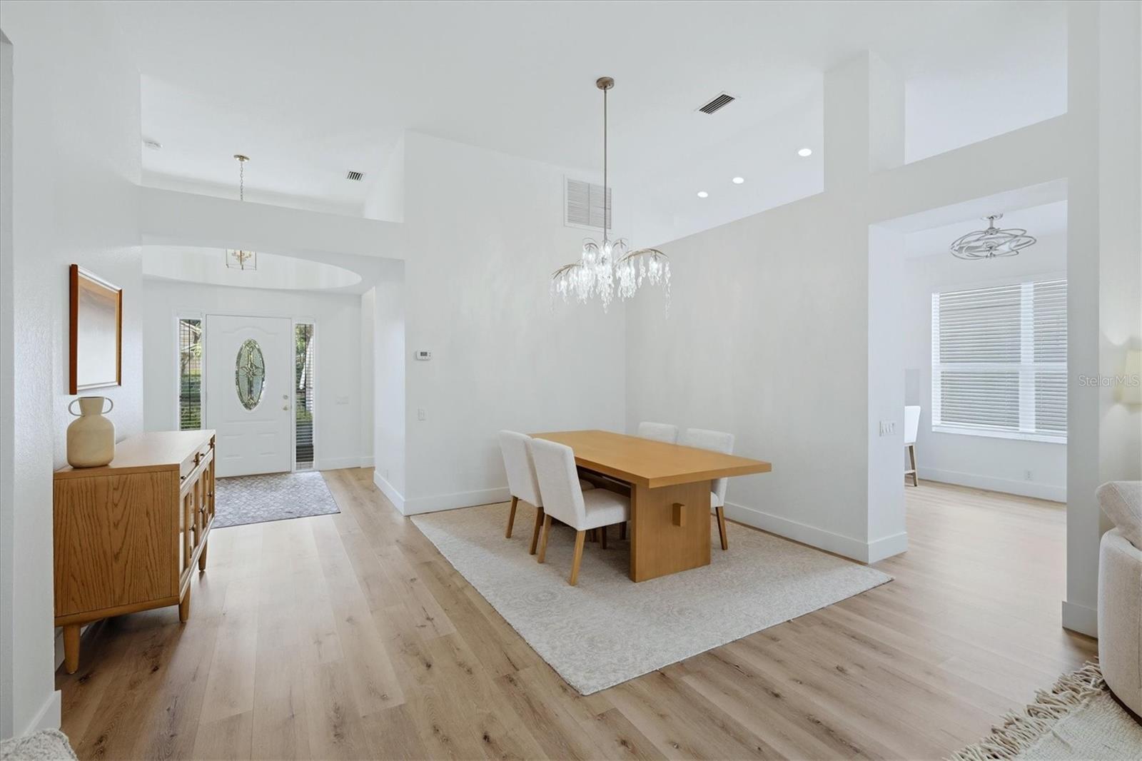 7904 HAMPTON CT — photo 4