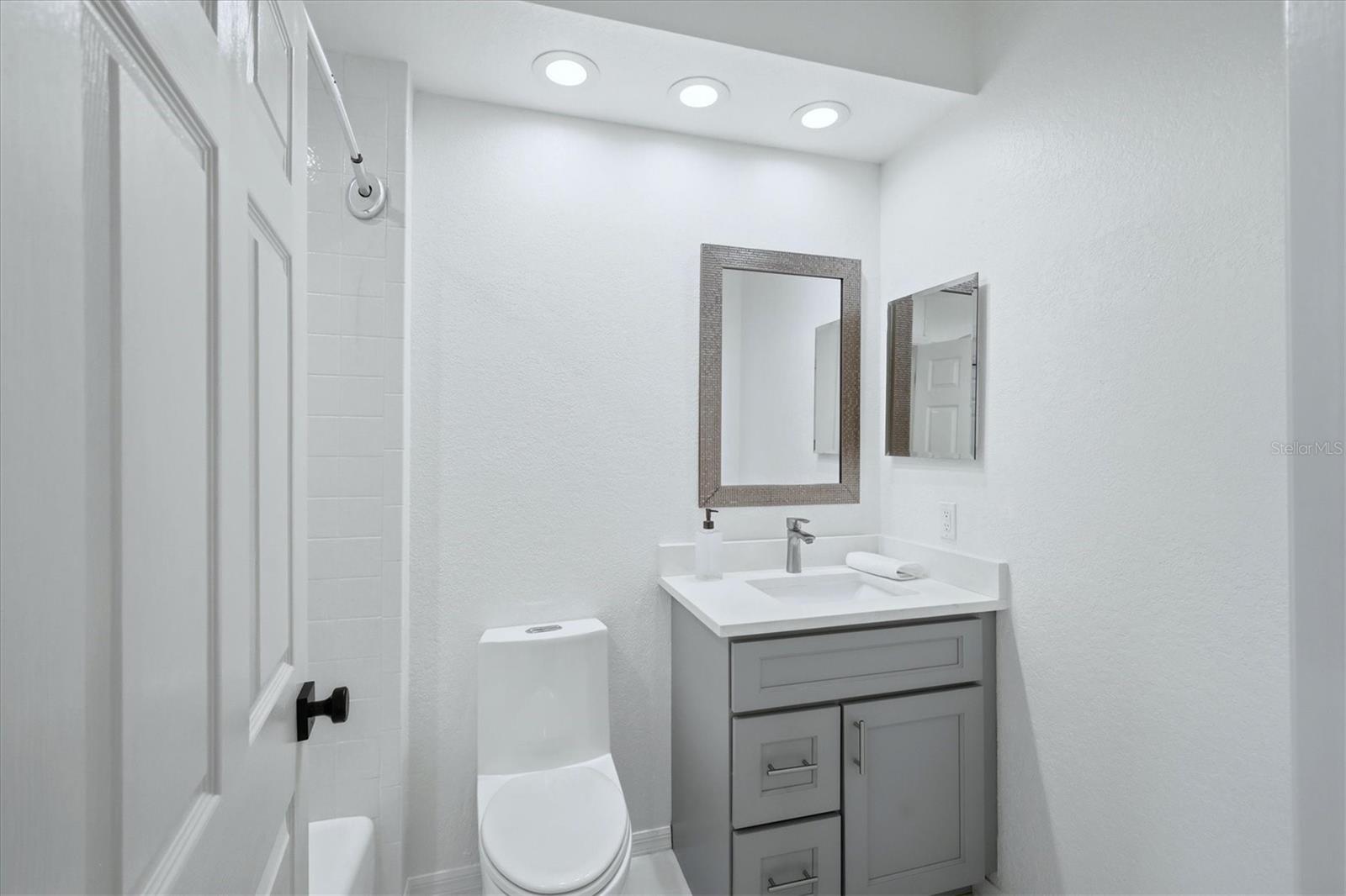 7904 HAMPTON CT — photo 22