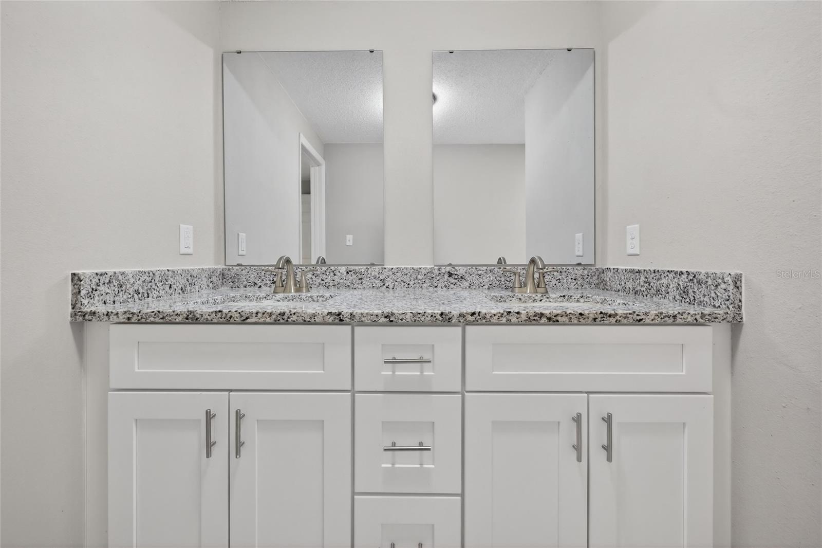 1012 PRESCOTT LN — photo 33