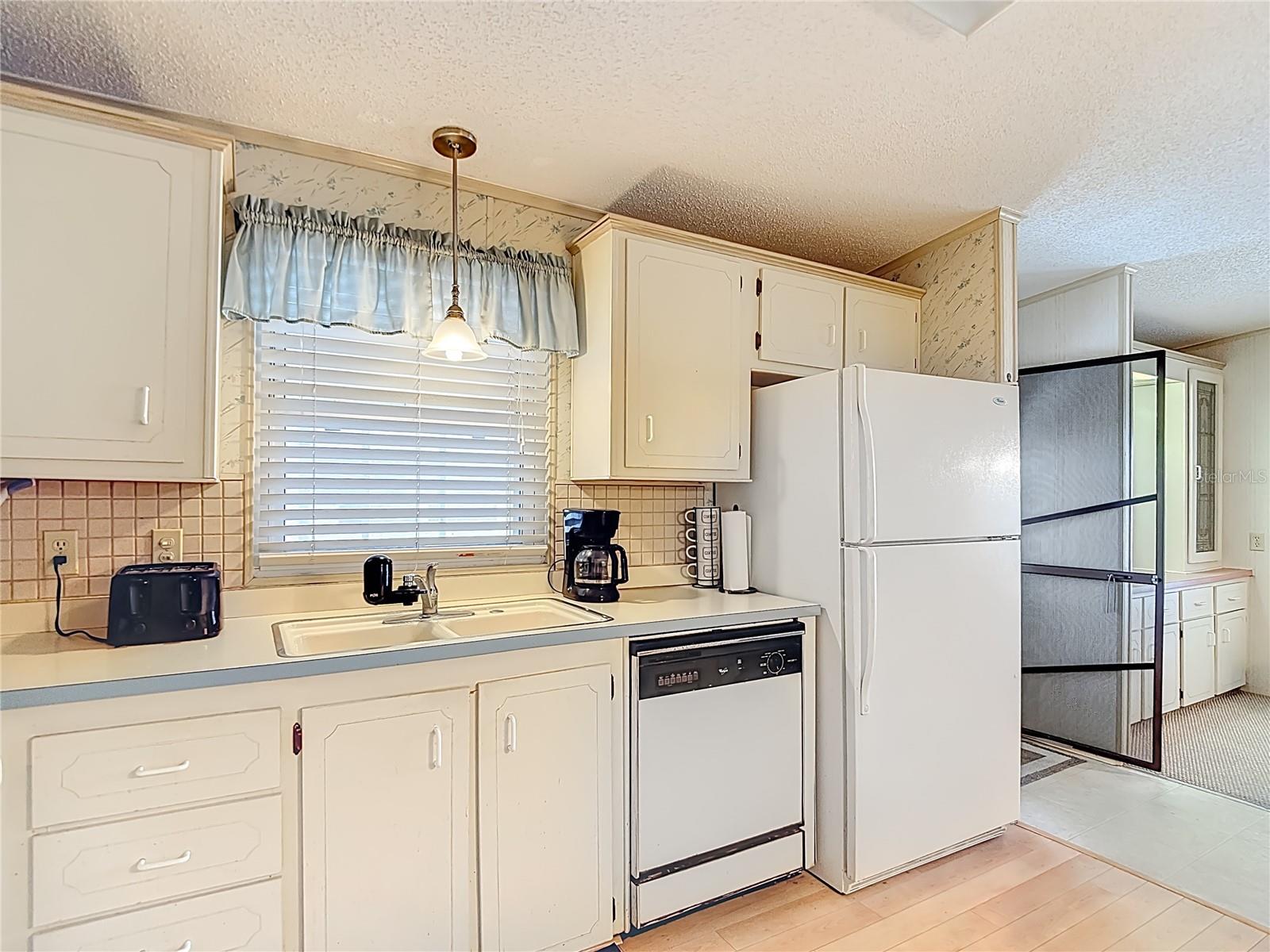10321 MARINETTE AVE — photo 7