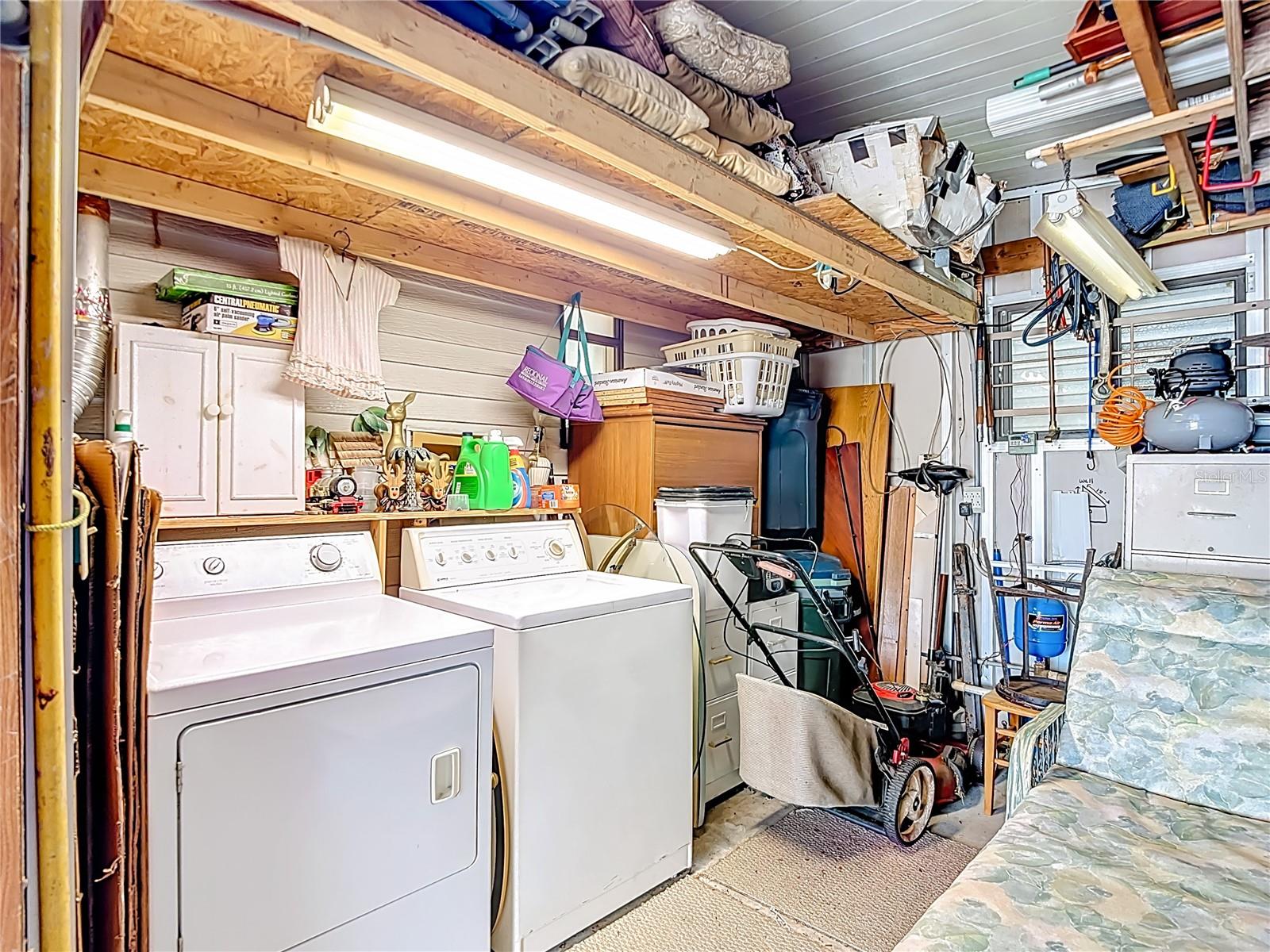 10321 MARINETTE AVE — photo 35