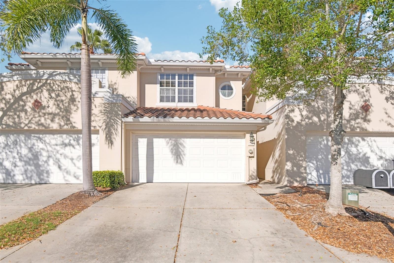300 VALENCIA CIR — photo 3
