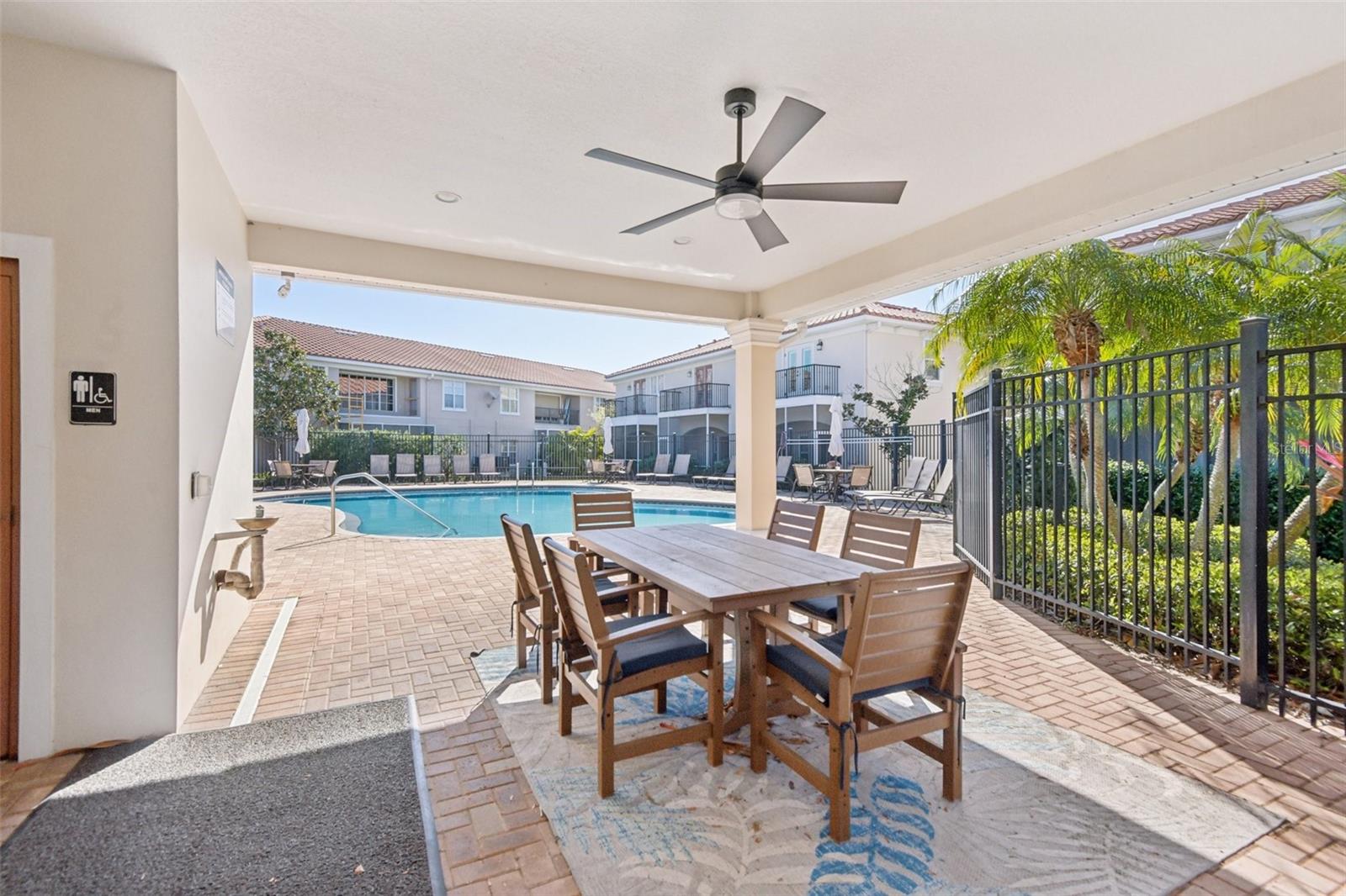 300 VALENCIA CIR — photo 48