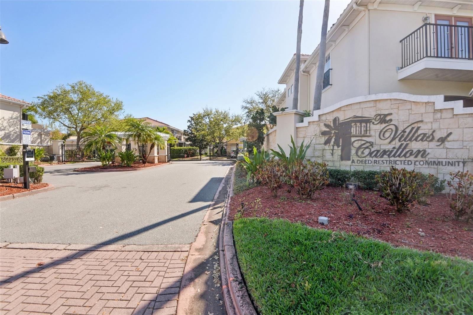 300 VALENCIA CIR — photo 41