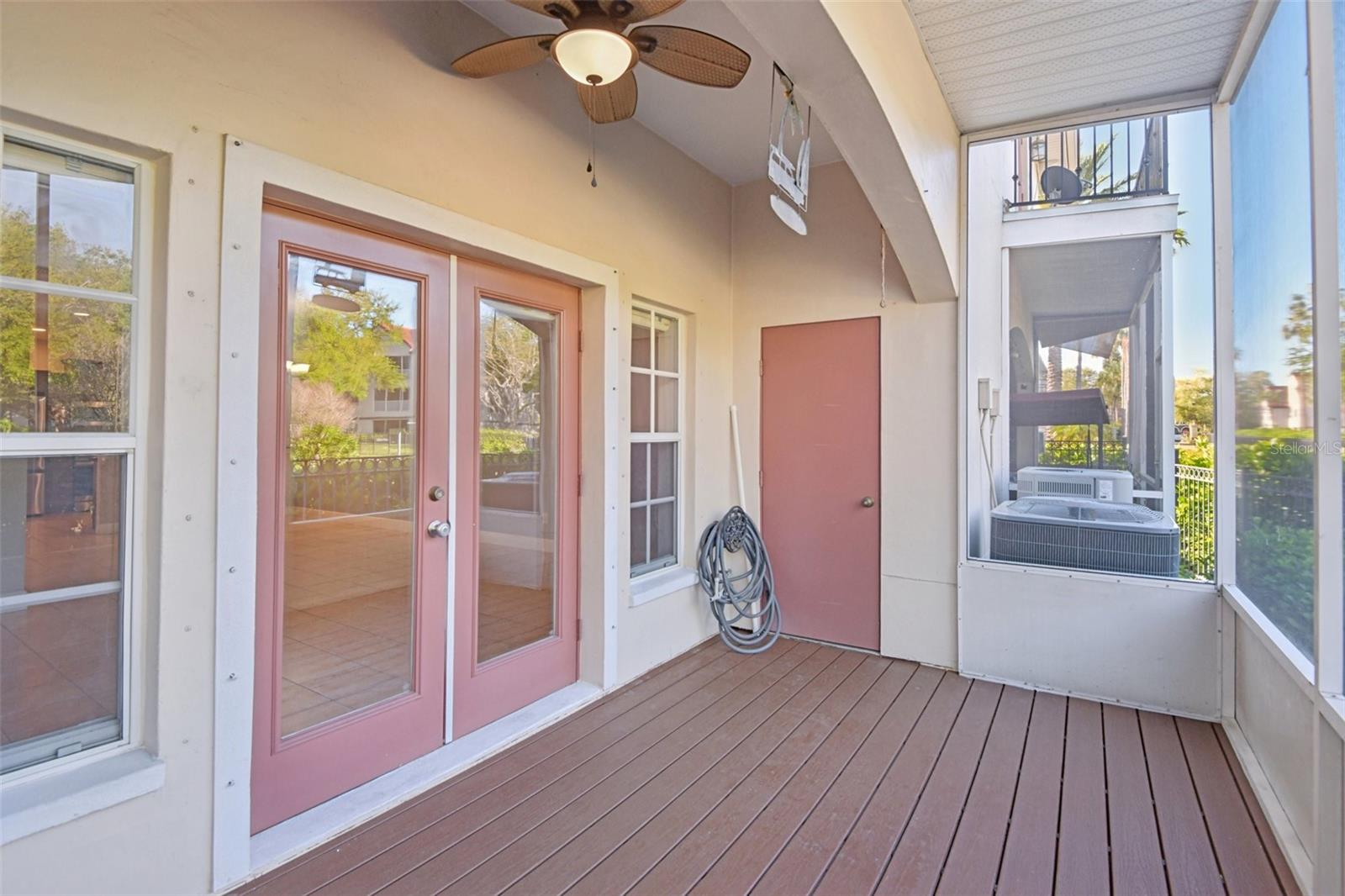 300 VALENCIA CIR — photo 37